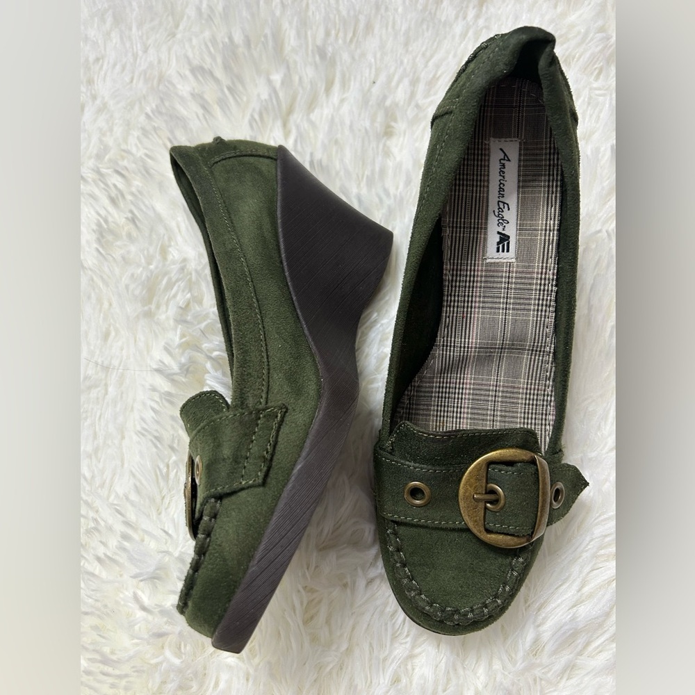 Vintage American Eagle Olive Green Suede Loafers w/ Brass Buckle — Women’s - Picture 4 of 7